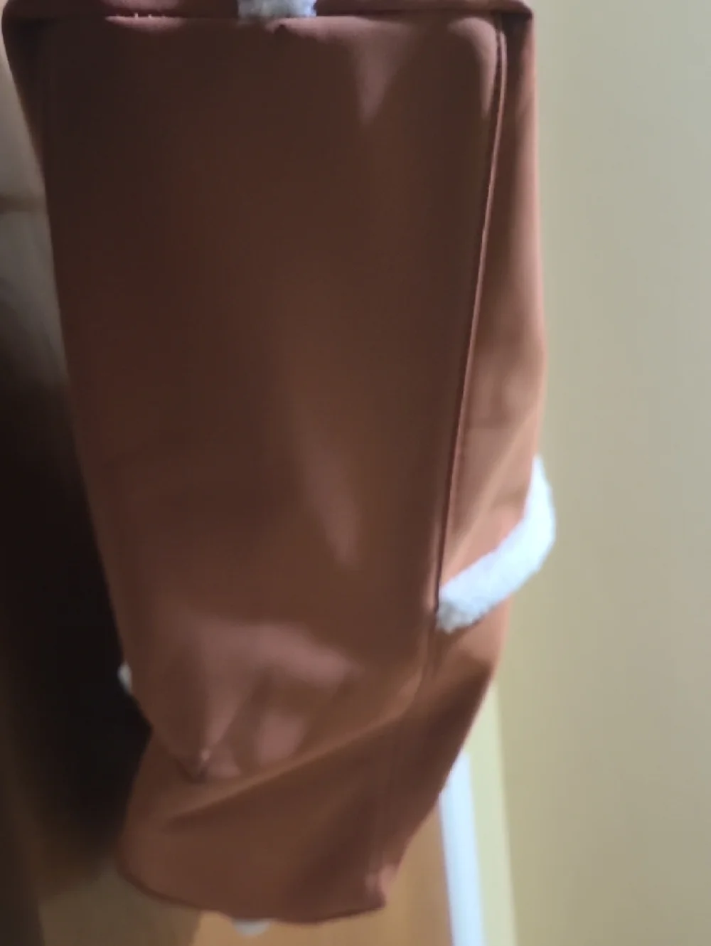 Universal Thread Rust Tote with White Sherpa Trim - Picture 4 of 5